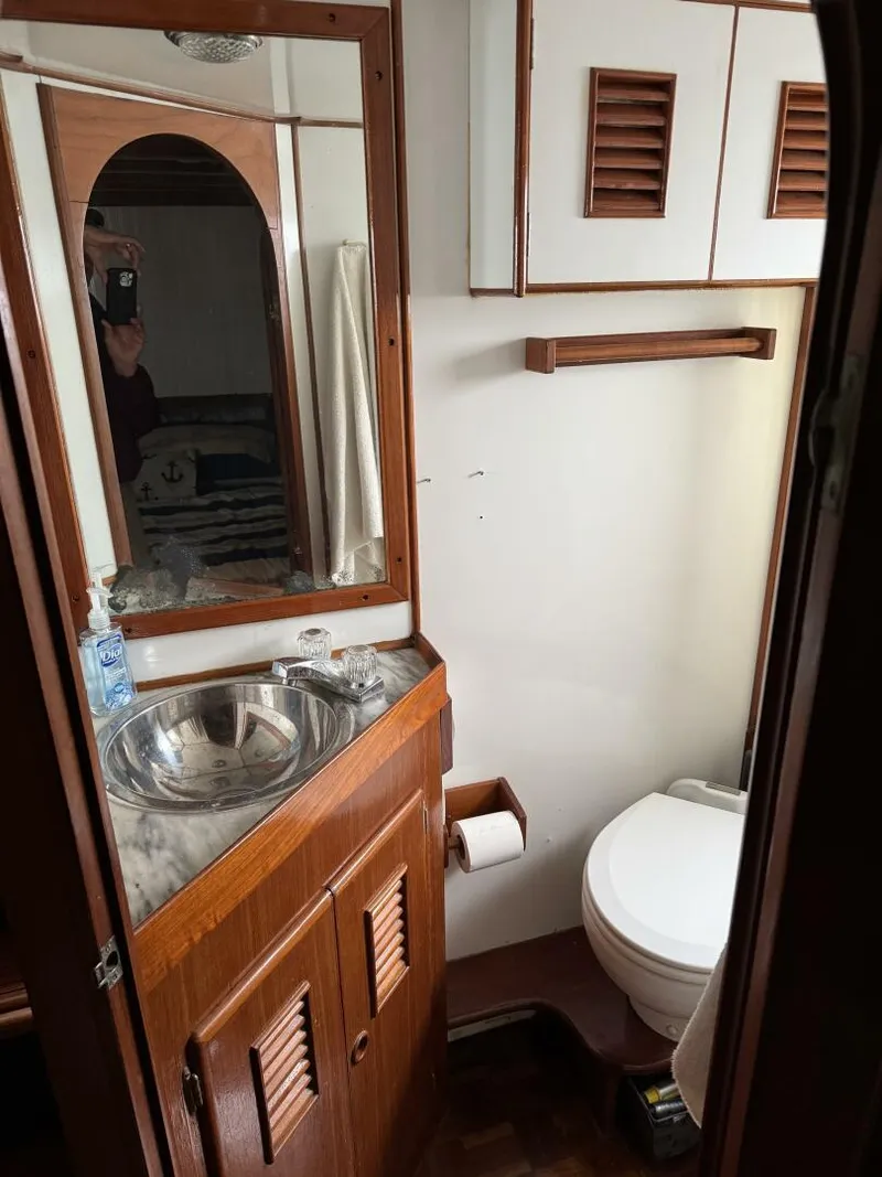 Slide: The Image of 44' Marine Trader Master Head - 5923593