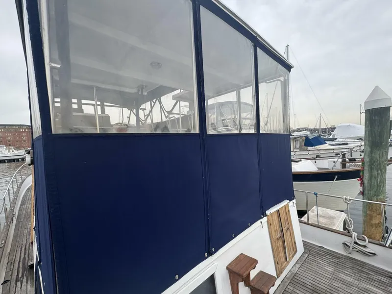 Slide: The Image of 44' Marine Trader Trunk Deck  Isinglass - 5923455