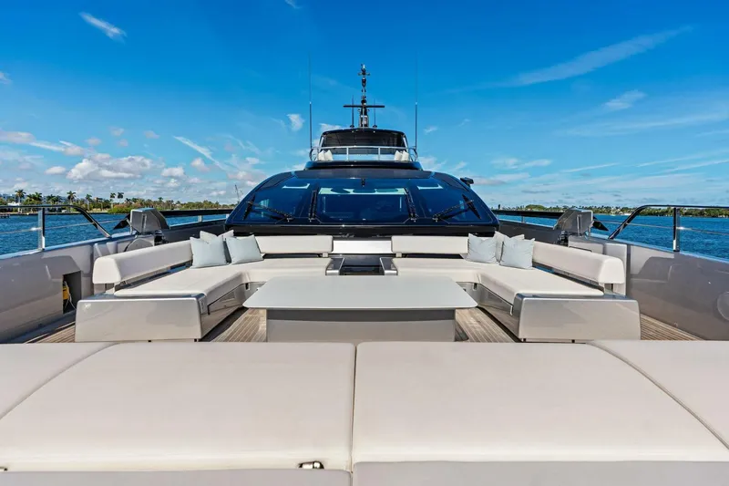 Slide: The Image of Riva Bellissima 2025 - 5889316