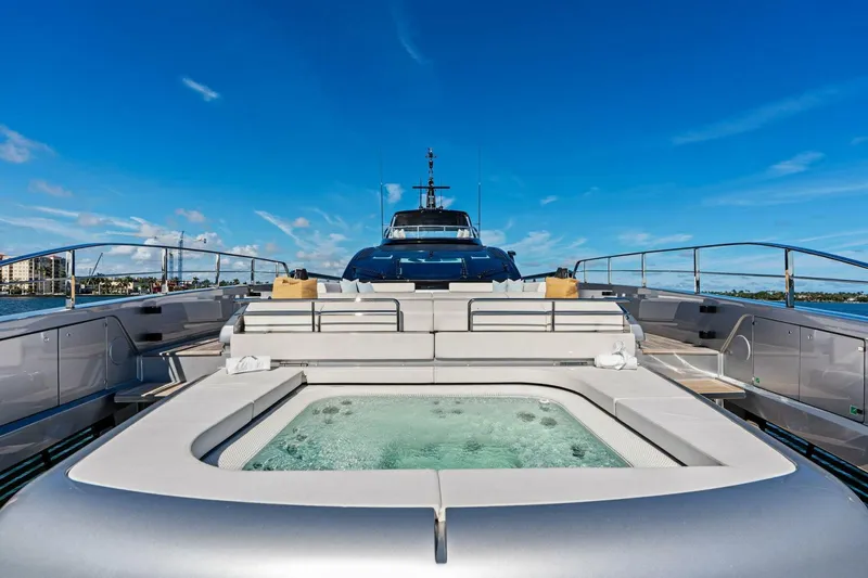 Slide: The Image of Riva Bellissima 2025 - 5889317