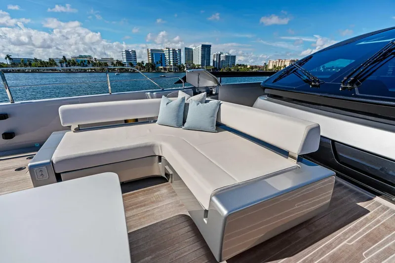 Slide: The Image of Riva Bellissima 2025 - 5889322