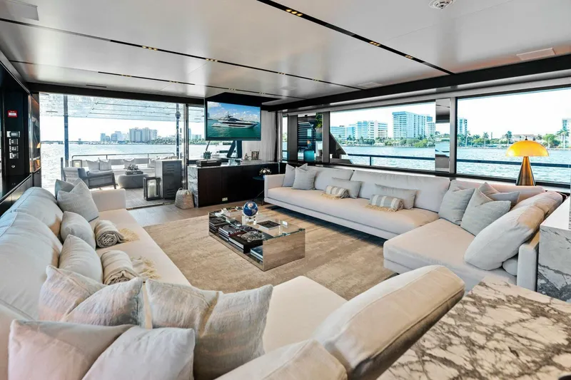 Slide: The Image of Riva Bellissima 2025 - 5889359