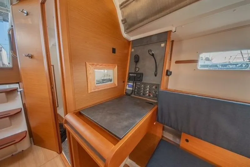 Slide: The Image of Jeanneau 349 2023 - 5889727