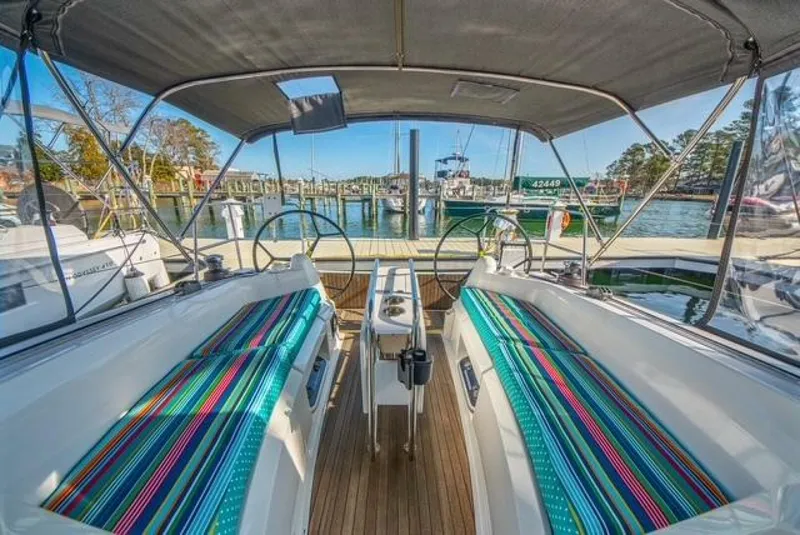 Slide: The Image of Jeanneau 349 2023 - 5889744