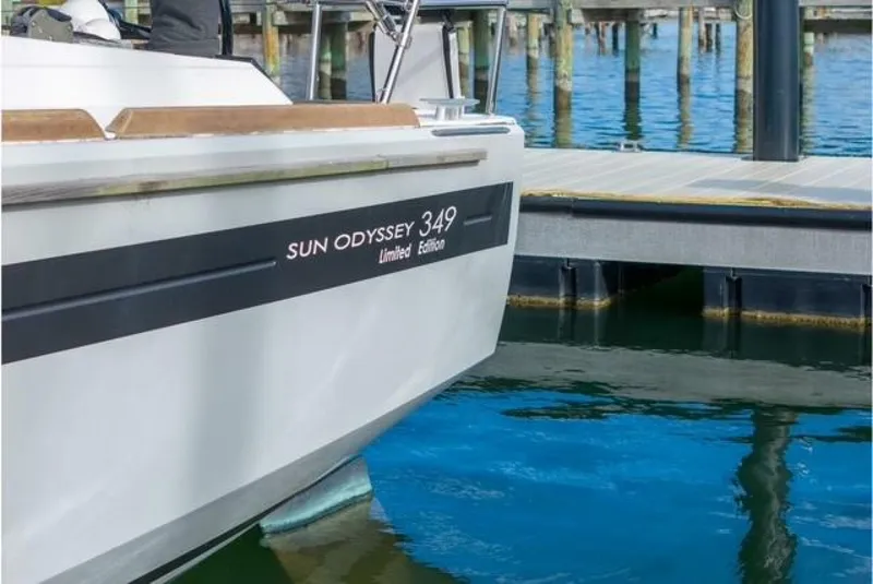 Slide: The Image of Jeanneau 349 2023 - 5889713