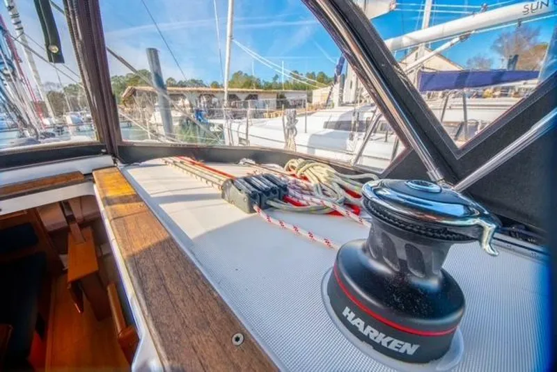 Slide: The Image of Jeanneau 349 2023 - 5889747