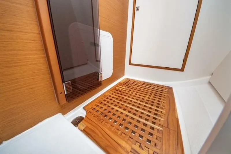 Slide: The Image of Jeanneau 349 2023 - 5889718