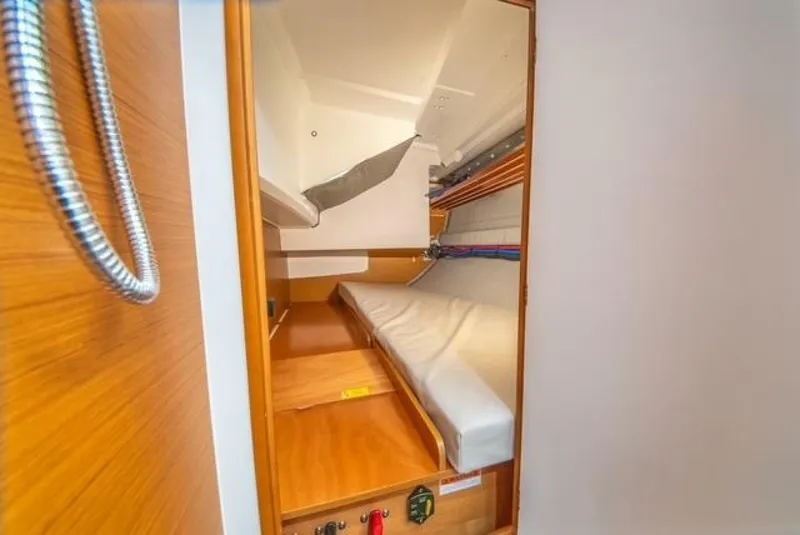 Slide: The Image of Jeanneau 349 2023 - 5889719