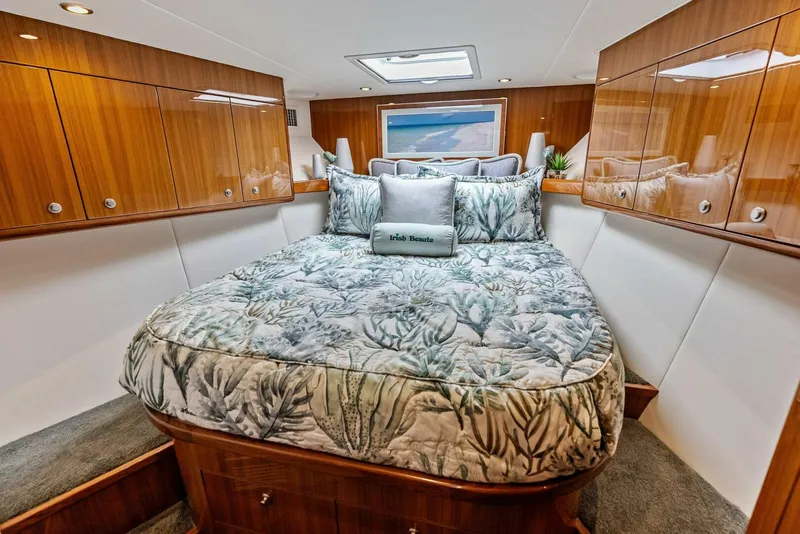 Slide: The Image of 2022 Viking 46 Billfish IRISH BEAUTE Master Stateroom - 5930893