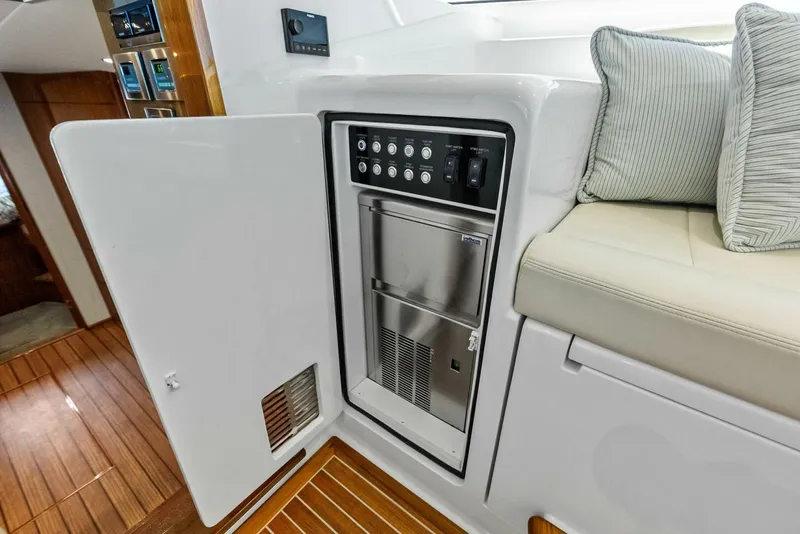 Slide: The Image of 2022 Viking 46 Billfish IRISH BEAUTE - 5930882