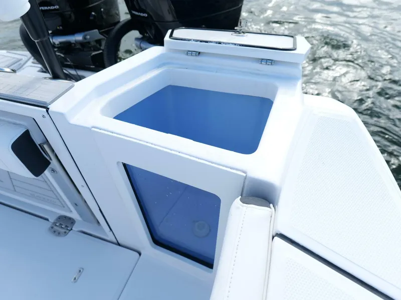 Slide: The Image of Blackfin 332 CC - Livewell 2024 Blackfin 332 Center Console - 5889753