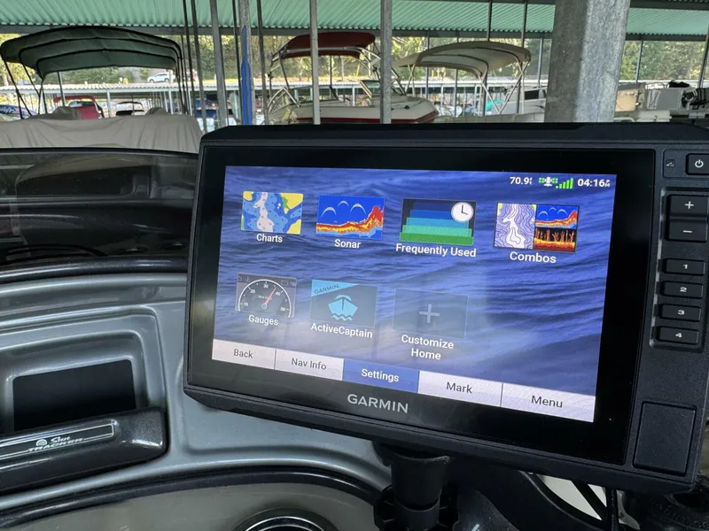 Slide: The Image of Sun Tracker Fishin' Barge 20DLX 2019 - 5985644