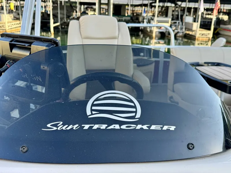 Slide: The Image of Sun Tracker Fishin' Barge 20DLX 2019 - 5985647