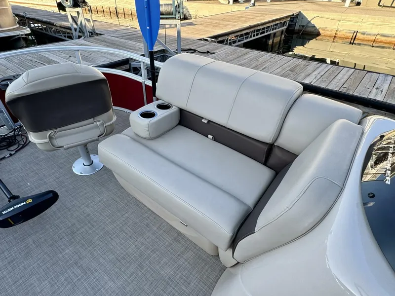 Slide: The Image of Sun Tracker Fishin' Barge 20DLX 2019 - 5985569