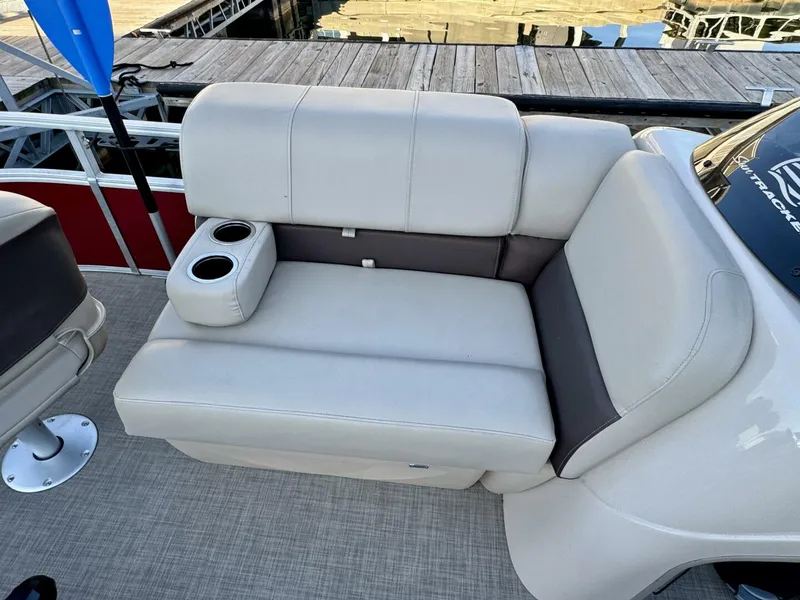 Slide: The Image of Sun Tracker Fishin' Barge 20DLX 2019 - 5985574