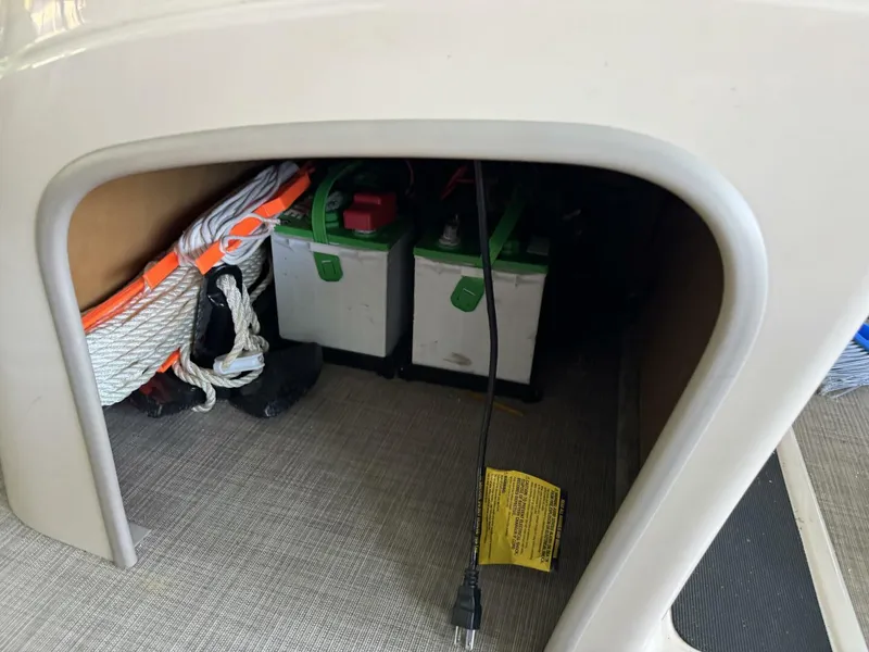 Slide: The Image of Sun Tracker Fishin' Barge 20DLX 2019 - 5985584