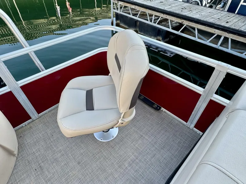 Slide: The Image of Sun Tracker Fishin' Barge 20DLX 2019 - 5985600