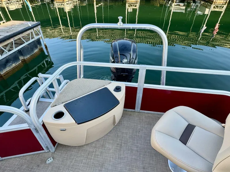 Slide: The Image of Sun Tracker Fishin' Barge 20DLX 2019 - 5985601