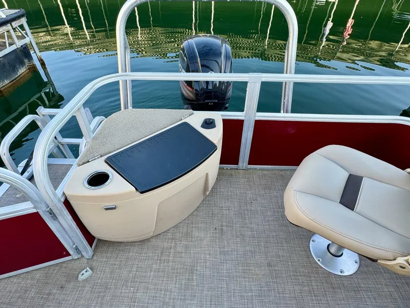 Slide: The Image of Sun Tracker Fishin' Barge 20DLX 2019 - 5985605