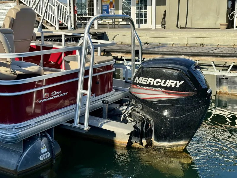 Slide: The Image of Sun Tracker Fishin' Barge 20DLX 2019 - 5985609