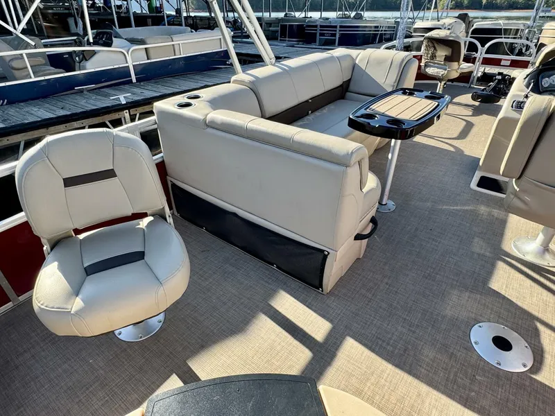 Slide: The Image of Sun Tracker Fishin' Barge 20DLX 2019 - 5985612