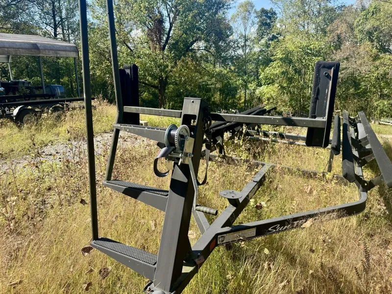 Slide: The Image of Sun Tracker Fishin' Barge 20DLX 2019 - 5985633