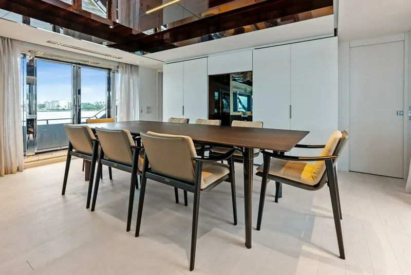 Slide: The Image of Riva Dolcevita 2023 - 5890015