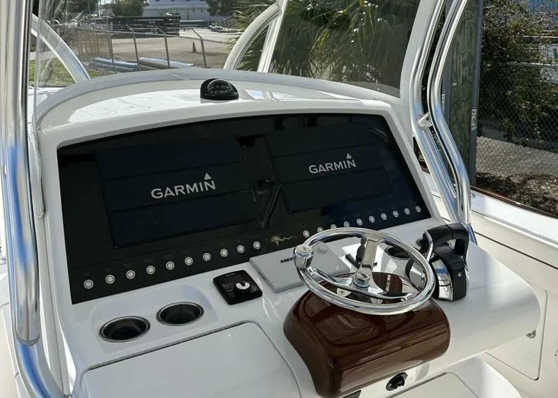 Slide: The Image of Valhalla 33 LOW KEY - Helm Station 2021 33 Valhalla Center Console LOW KEY - 5890548