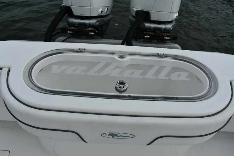 Slide: The Image of Valhalla 33 LOW KEY - Livewell 2021 33 Valhalla Center Console LOW KEY - 5890527