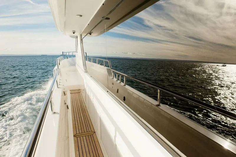 Slide: The Image of Horizon Enclosed Pilothouse 2010 - 5890296
