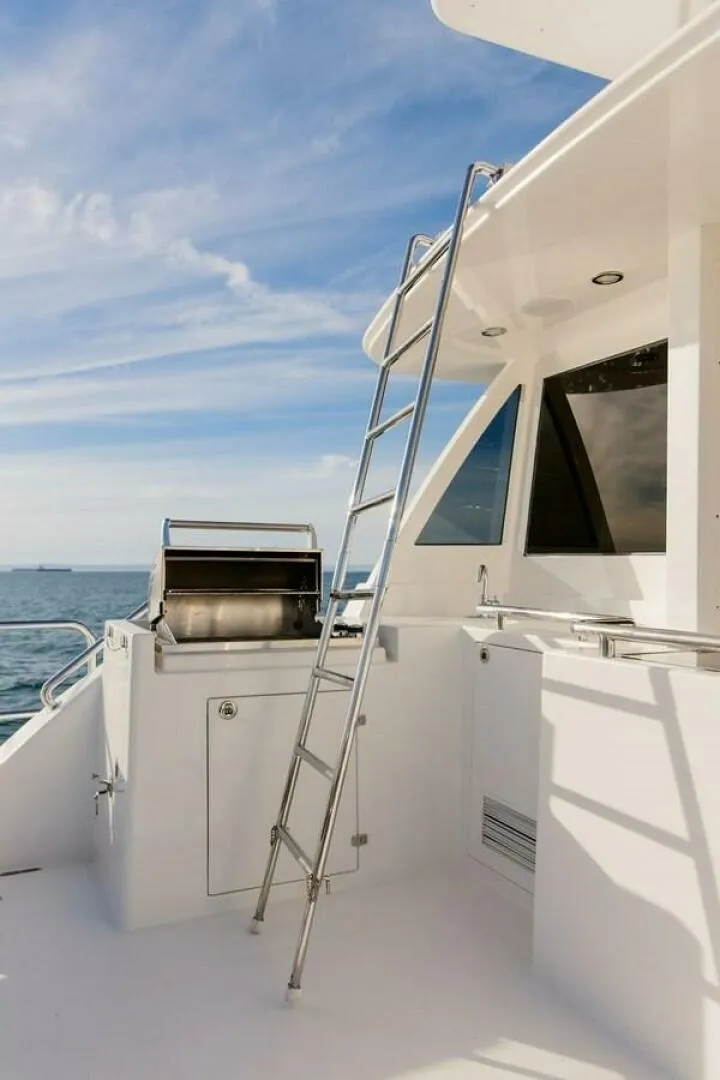 Slide: The Image of Horizon Enclosed Pilothouse 2010 - 5890299