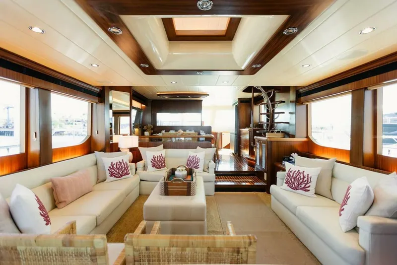 Slide: The Image of Horizon Enclosed Pilothouse 2010 - 5890303