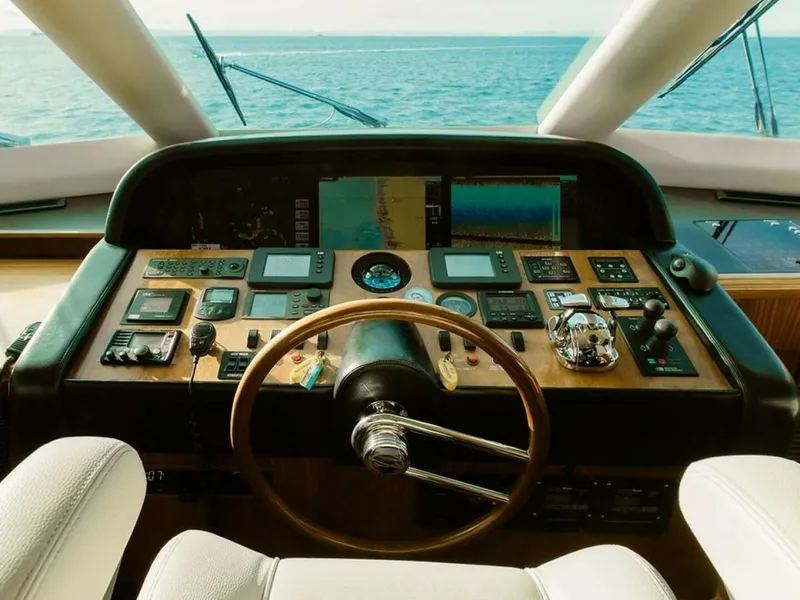 Slide: The Image of Horizon Enclosed Pilothouse 2010 - 5890314