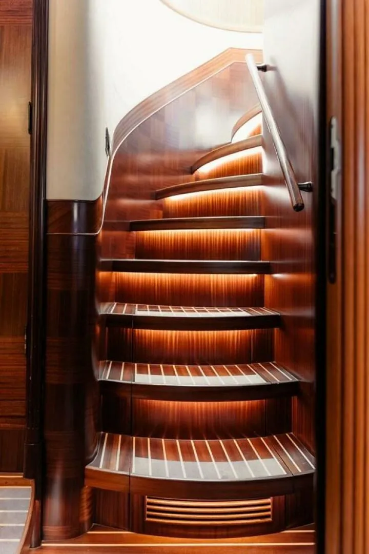 Slide: The Image of Horizon Enclosed Pilothouse 2010 - 5890317