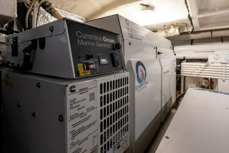 Slide: The Image of Horizon Enclosed Pilothouse 2010 - 5890334