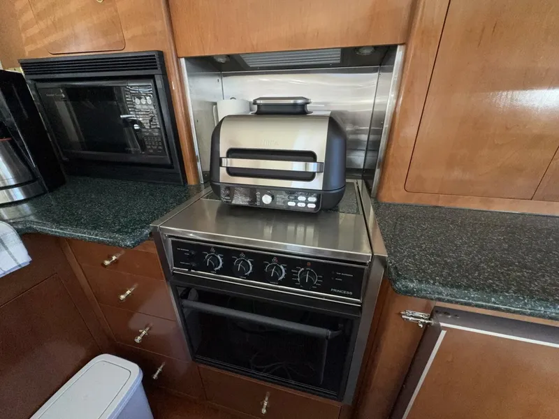 Slide: The Image of Carver Yachts 530 Voyager Pilothouse 1999 - 5890870