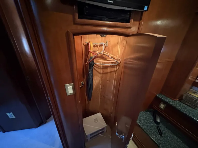 Slide: The Image of Carver Yachts 530 Voyager Pilothouse 1999 - 5890890