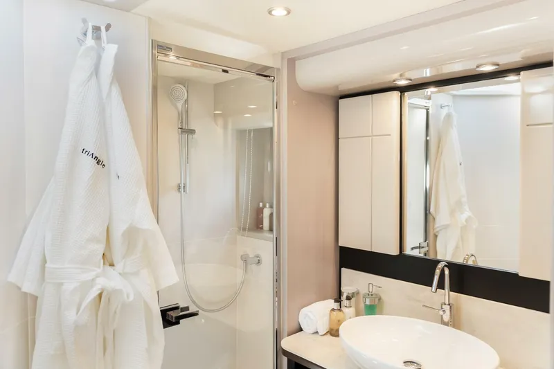 Slide: The Image of Absolute 58 Fly 2019 - 5890453