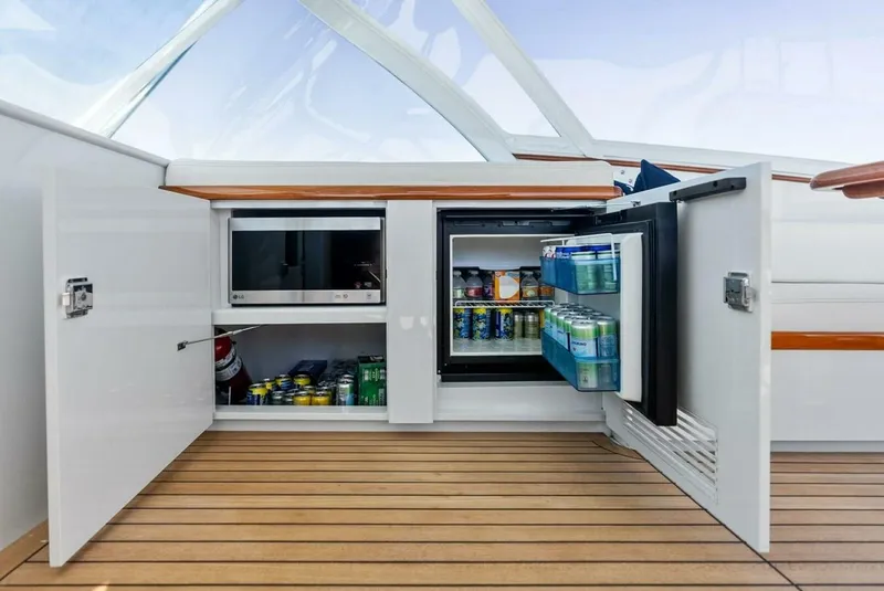 Slide: The Image of Rybovich Express Sportfisherman 2000 - 5890505