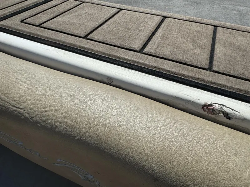 Slide: The Image of Sea Ray 215 Express Cruiser 1999 - 5985759