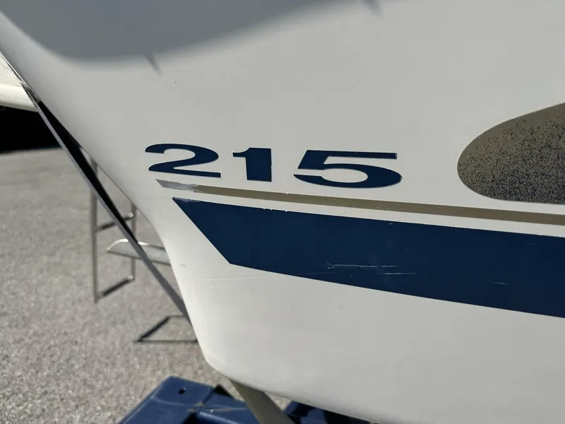 Slide: The Image of Sea Ray 215 Express Cruiser 1999 - 5985765