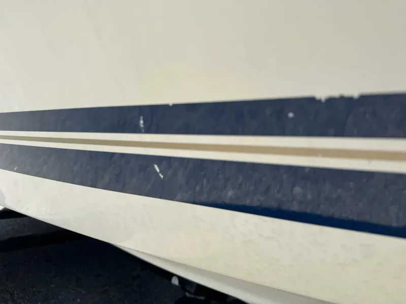 Slide: The Image of Sea Ray 215 Express Cruiser 1999 - 5985771