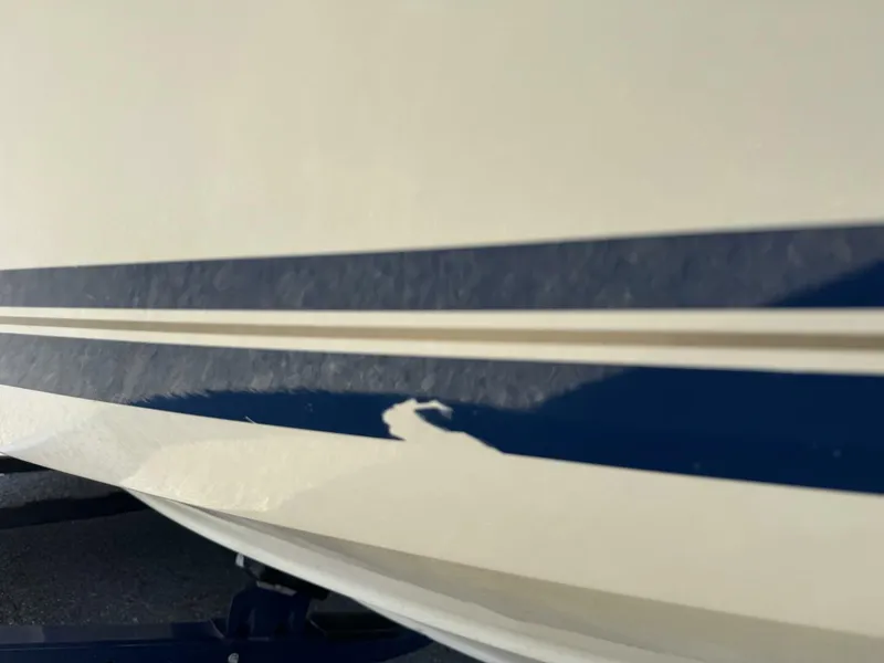 Slide: The Image of Sea Ray 215 Express Cruiser 1999 - 5985772