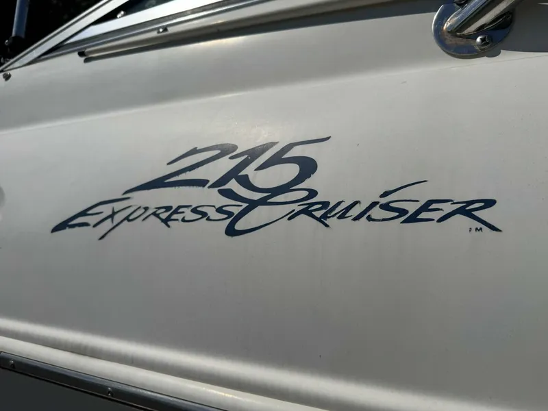 Slide: The Image of Sea Ray 215 Express Cruiser 1999 - 5985775