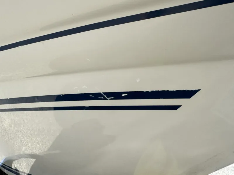 Slide: The Image of Sea Ray 215 Express Cruiser 1999 - 5985782