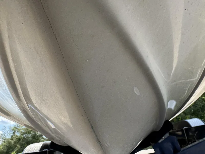 Slide: The Image of Sea Ray 215 Express Cruiser 1999 - 5985788