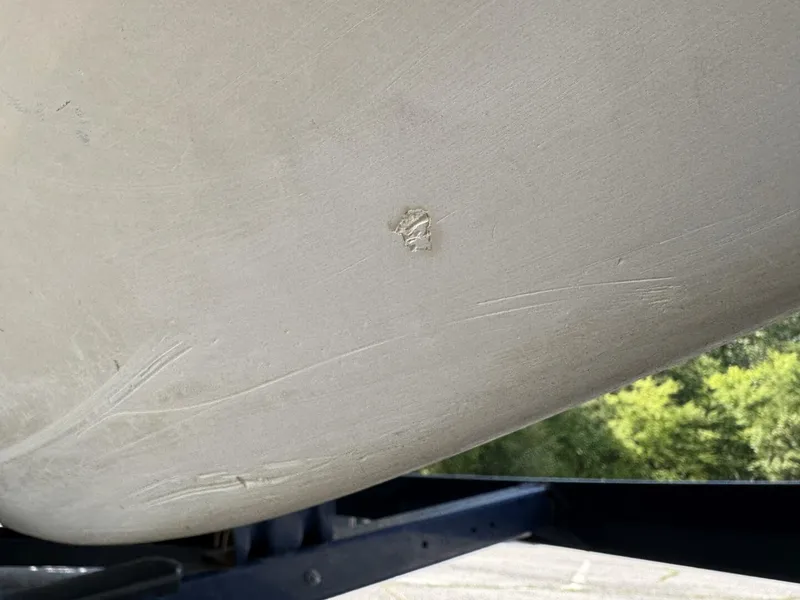 Slide: The Image of Sea Ray 215 Express Cruiser 1999 - 5985797