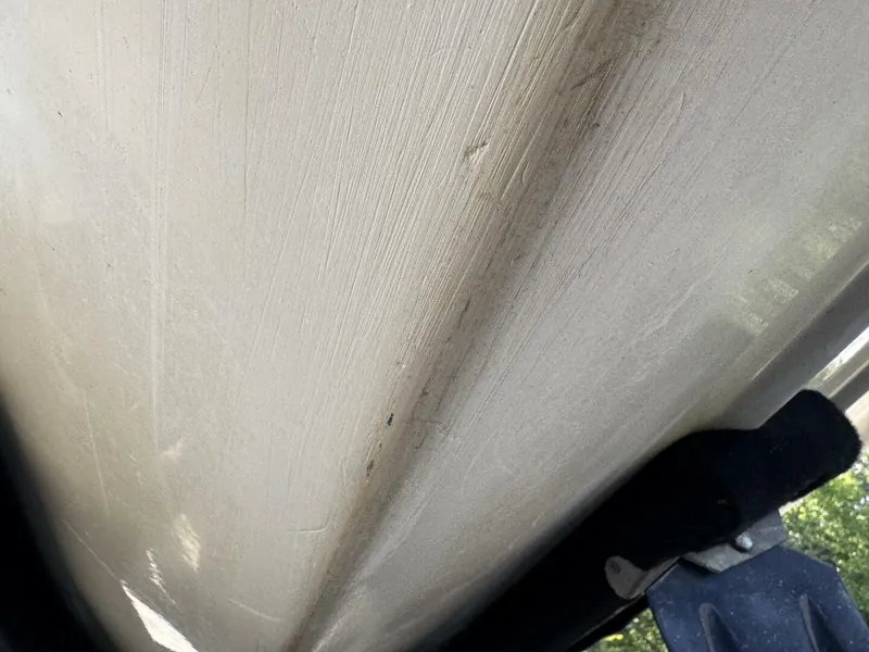 Slide: The Image of Sea Ray 215 Express Cruiser 1999 - 5985802