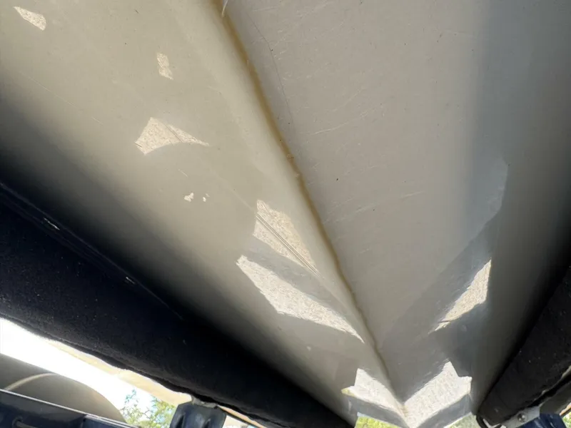 Slide: The Image of Sea Ray 215 Express Cruiser 1999 - 5985810