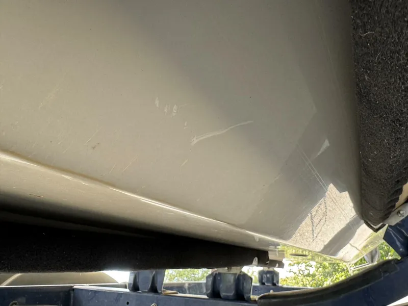 Slide: The Image of Sea Ray 215 Express Cruiser 1999 - 5985812